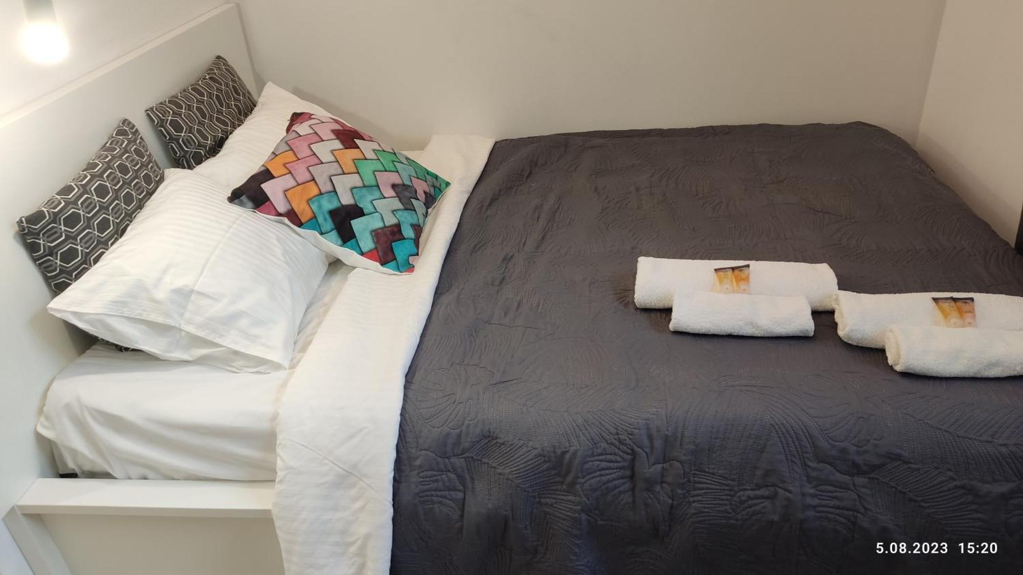 Be My Guest- Fontany Luxury Apartment Metro Wi-Fi Free Parking Zone ワルシャワ エクステリア 写真